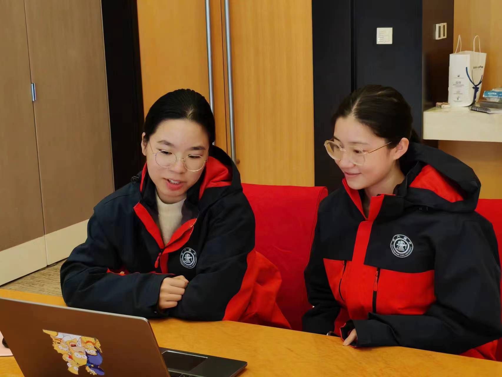 1702256647212663.jpg 同学支持.jpg